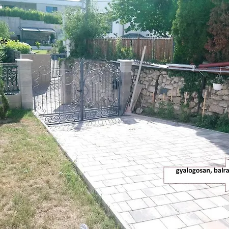 Sarlo Utcai Haz Villa Veszprém Exterior photo